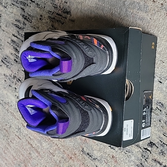 Retro Jordan 8 - Picture 2 of 3